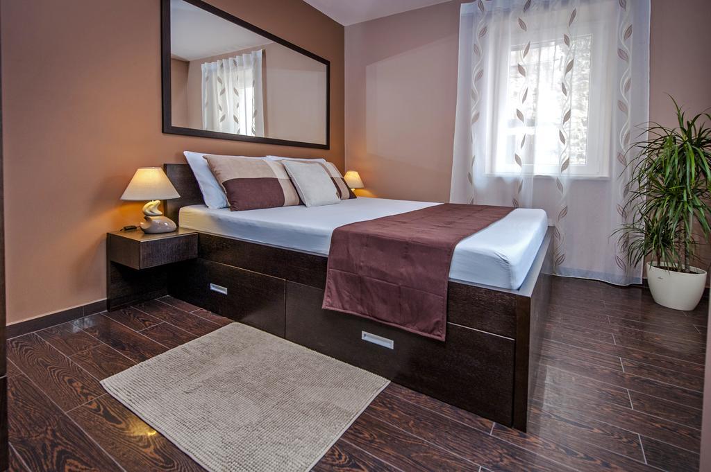 Apartments Casa Dekic 로비니 외부 사진