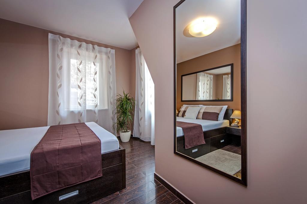 Apartments Casa Dekic 로비니 외부 사진