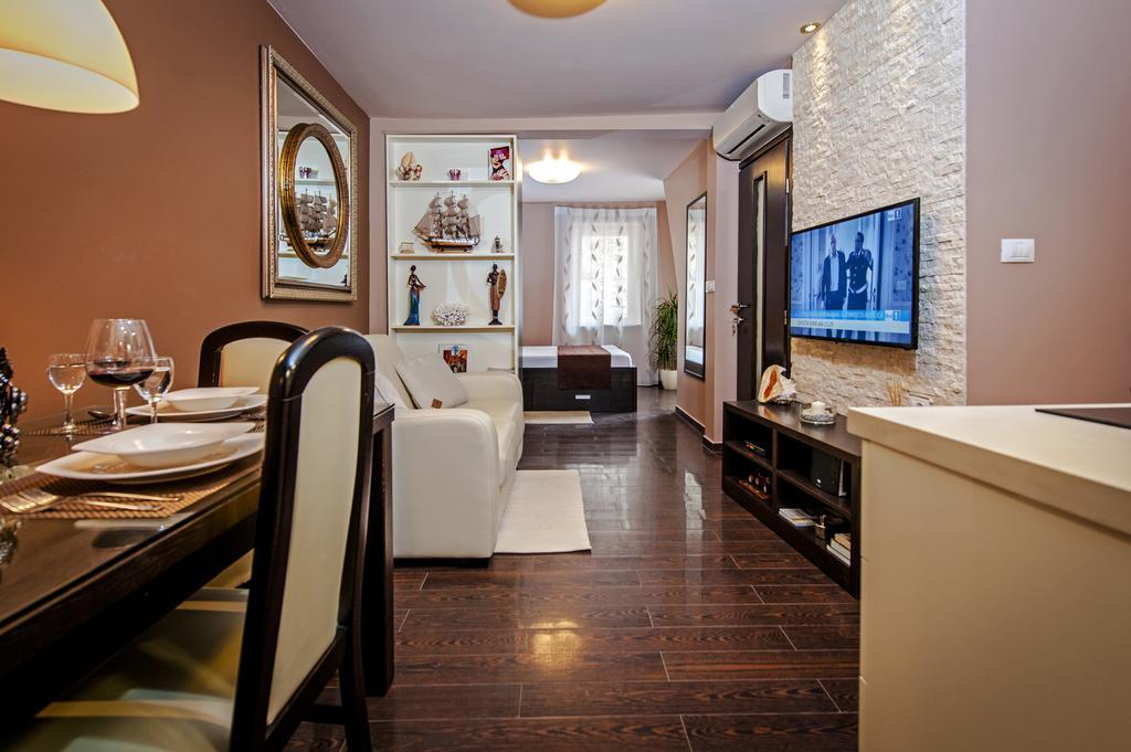Apartments Casa Dekic 로비니 외부 사진