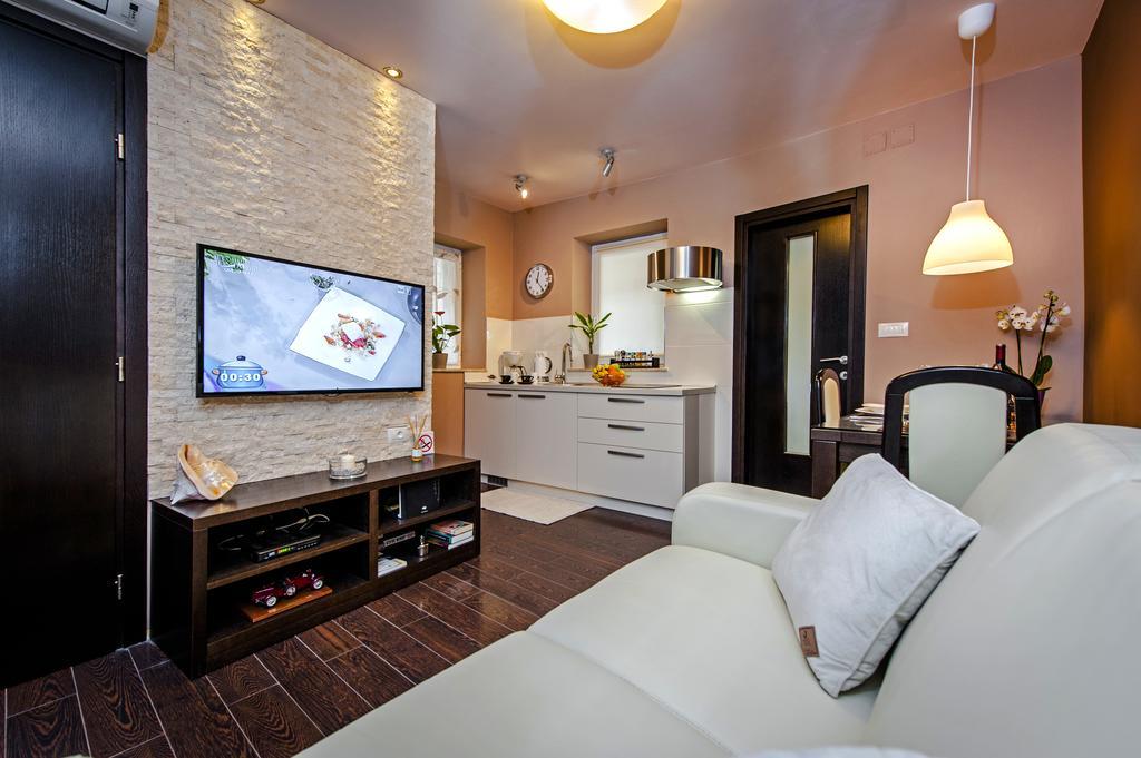 Apartments Casa Dekic 로비니 외부 사진